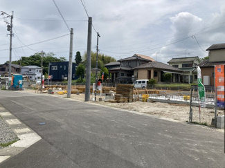 【前面道路含む現地写真】