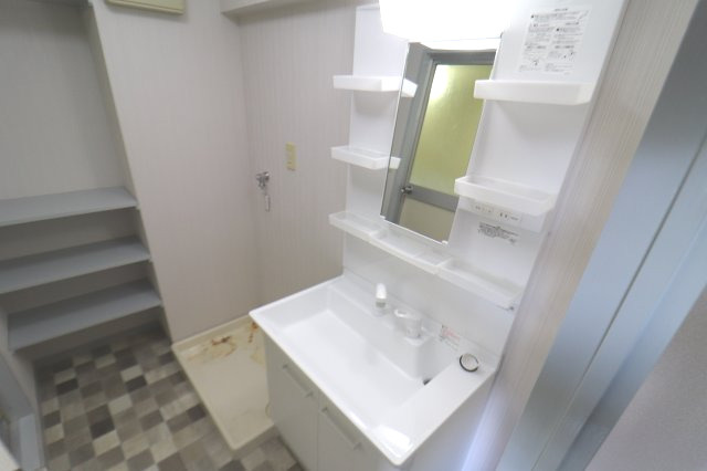 フェルティ摂津の洗面所