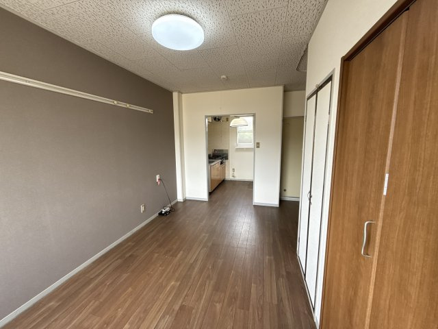 サンライフ松本の洋室