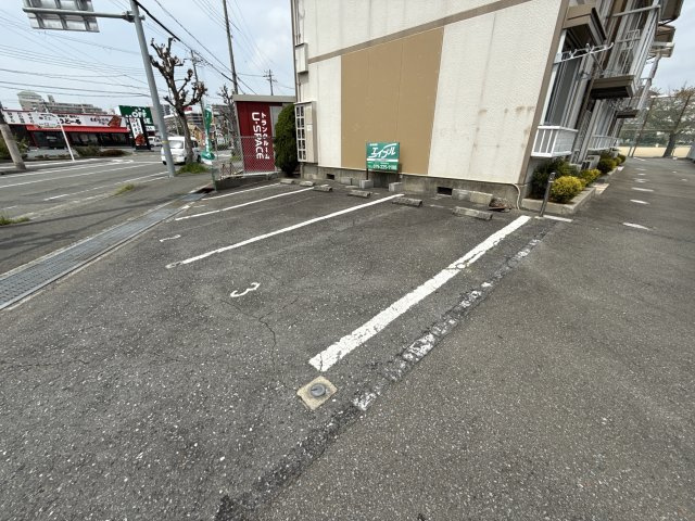 サンライフ松本の駐車場