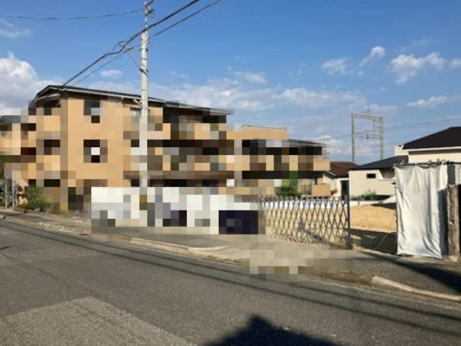 西岡本4丁目 1号地 売土地の前面道路含む現地写真