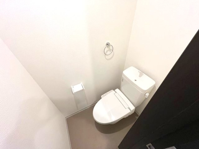 寝屋川市秦町のアパートのトイレ