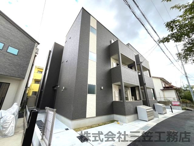 寝屋川市秦町のアパートの外観