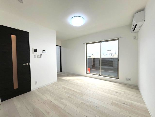 寝屋川市秦町のアパートの居間・リビング