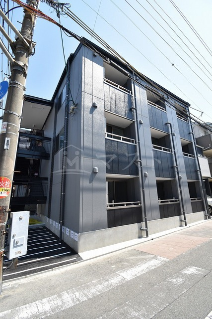 プライムコート緑橋のエントランス