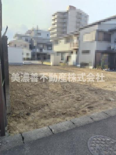 ６３３５０　岐阜市長良子正賀土地の外観