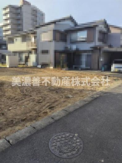 ６３３５０　岐阜市長良子正賀土地の外観