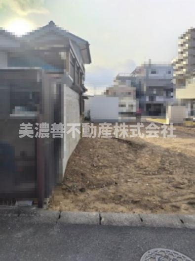 ６３３５０　岐阜市長良子正賀土地の外観