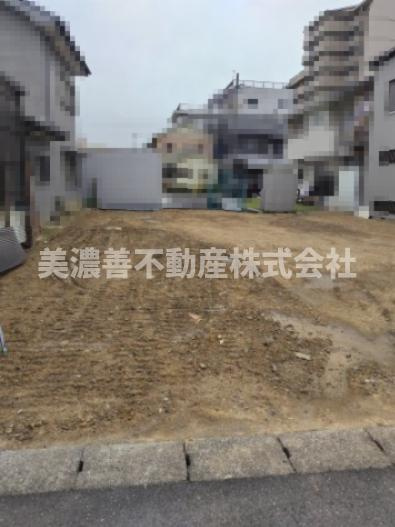 ６３３５０　岐阜市長良子正賀土地の外観