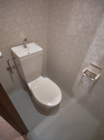 サンライズ早子のトイレ|落ち着いた色調のトイレです