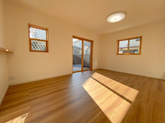 【居間・リビング】 | 近江八幡市川原町1丁目　中古戸建