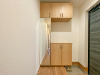 【玄関】 | 近江八幡市川原町1丁目　中古戸建