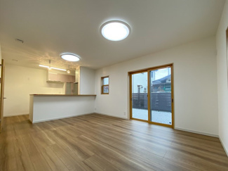 【居間・リビング】 | 近江八幡市川原町1丁目　中古戸建