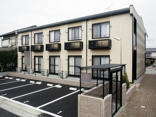 レオパレスプランティン美吉野の外観