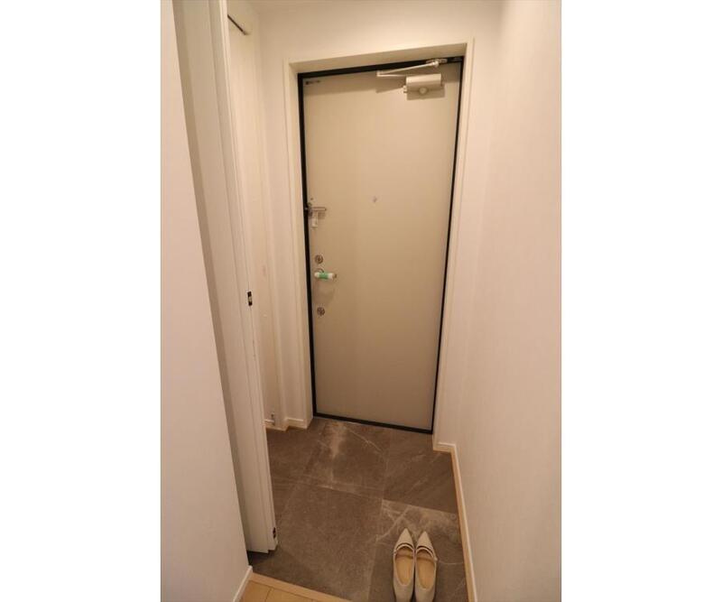 grass courtの玄関