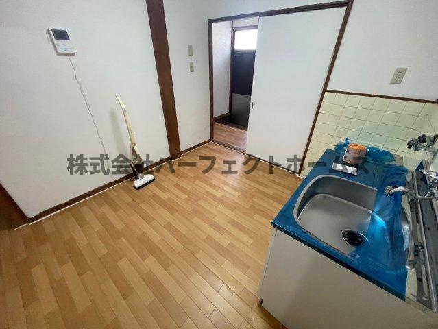 野村元町戸建　賃貸の居間・リビング|ゆったり過ごせる居間です