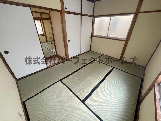 野村元町戸建　賃貸の和室|和室、ちょっとしたくつろぎスペースにいかがでしょうか