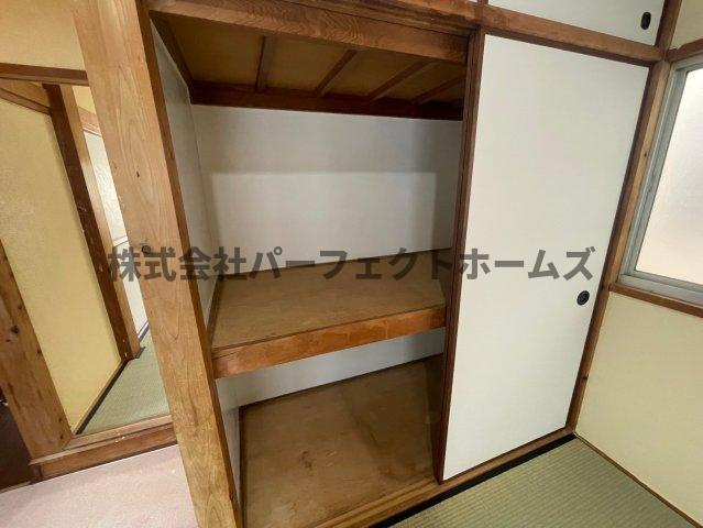 野村元町戸建　賃貸の収納|たっぷりとした収納スペースです