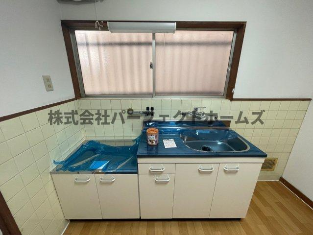野村元町戸建　賃貸のキッチン|コンパクトなキッチンで掃除もラクラク