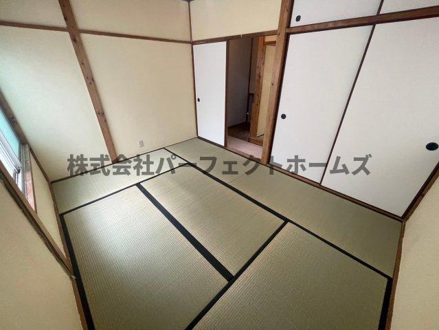 野村元町戸建　賃貸の和室|ゆったりとくつろげる和室です
