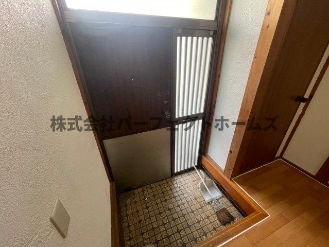 野村元町戸建　賃貸の玄関|シンプルで使いやすい玄関です