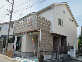 【外観】 | 南向きの明るい一戸建てです