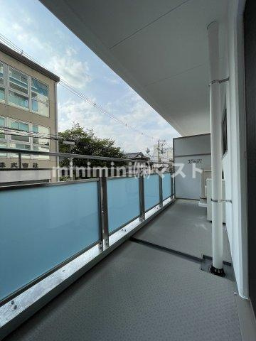 Radiation Courtのバルコニー