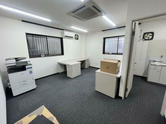 今堅田② 事務所の内装|中はこのようになっています