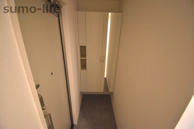 D-room西台の玄関