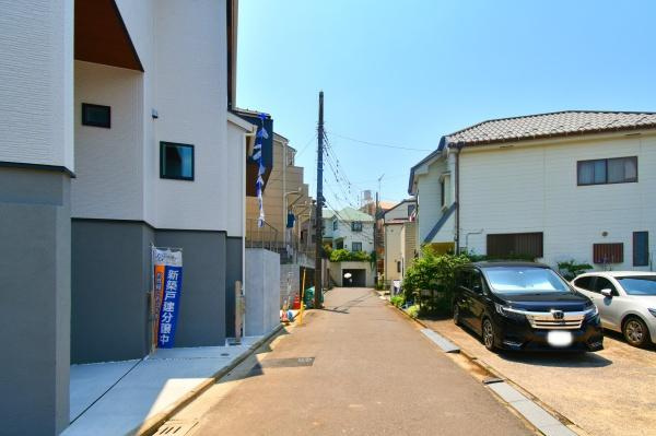横浜市神奈川区神大寺１丁目の新築一戸建の前面道路含む現地写真|車通りが少ない為、小さなお子様にも安心です。
是非一度、現地へ起こしください。

