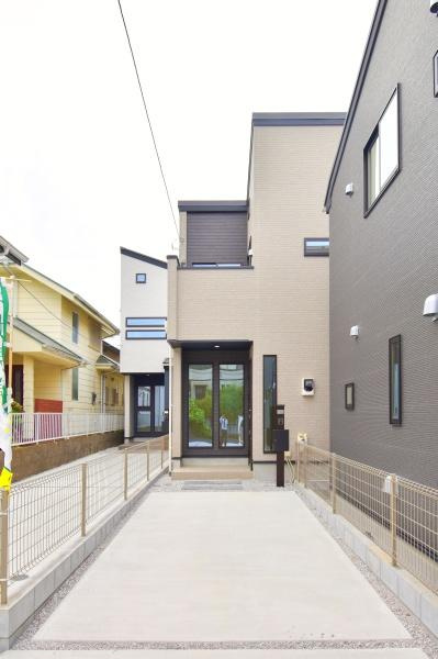 横浜市青葉区荏子田３丁目の新築一戸建の前面道路含む現地写真|周辺環境も合わせてご案内させて頂きます！
お気軽にお問い合わせ下さい！