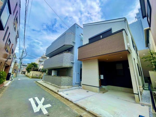 川崎市川崎区渡田３丁目の新築一戸建の前面道路含む現地写真|車通りが少ない為、小さなお子様にも安心です。
是非一度、現地へ起こしください。

