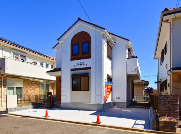 横浜市南区別所７丁目の新築一戸建の外観|閑静な住宅地でゆったりとお過ごし頂けます。
現地と合わせて周辺環境もご案内致します。