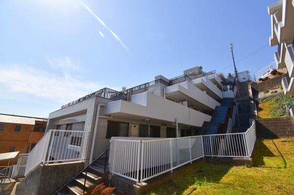 横浜市港北区高田西３丁目の中古マンションの外観|陽当りの良さが伝わります！
是非、現地にてご確認下さい。