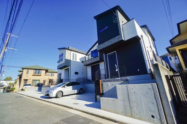 横浜市戸塚区汲沢８丁目の新築一戸建の前面道路含む現地写真|落ち着いた街並みになります。
是非一度、現地へお越しください。 
ご自宅までの送迎もいたします