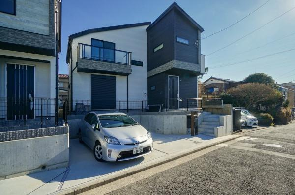 横浜市戸塚区汲沢８丁目の新築一戸建の外観|閑静な住宅地でゆったりとお過ごし頂けます。
現地と合わせて周辺環境もご案内致します。