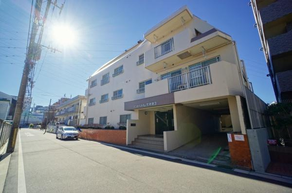 横浜市鶴見区矢向１丁目の中古マンションの外観|周辺は生活利便施設が点在しています。
是非一度、現地へお越しください！
ご自宅までの送迎も可能です！