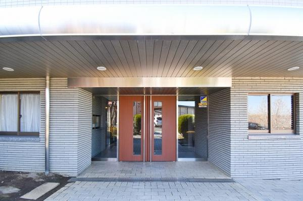 横浜市緑区十日市場町の中古マンションのエントランス|管理体制がよく清掃が行き届いています。
綺麗なエントランス！