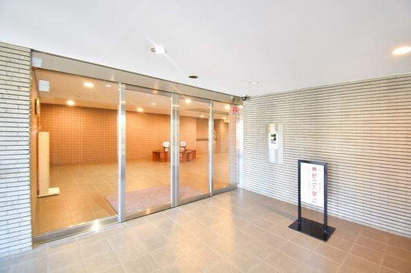 横浜市緑区十日市場町の中古マンションのエントランス|エントランスにはオートロックがついており、防犯面も安心！
清掃も行き届いています
