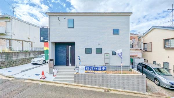 横浜市神奈川区神大寺１丁目の新築一戸建の前面道路含む現地写真|車通りが少ない為、小さなお子様にも安心です。
是非一度、現地へ起こしください。

