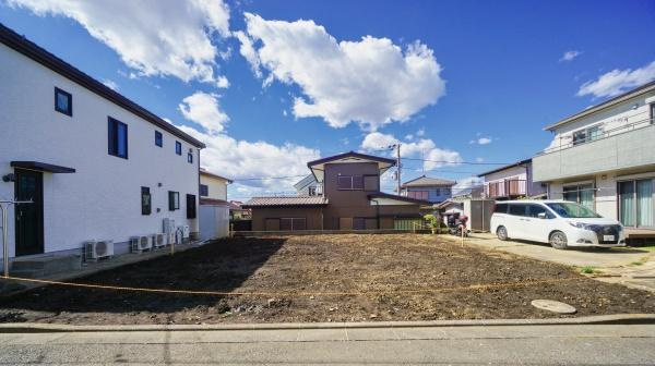 横浜市泉区上飯田町の新築一戸建の外観|周辺は落ち着いた街並み。
是非一度、現地へお越しください。
ご自宅まで送迎も可能です