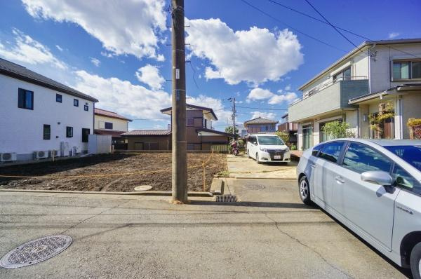 横浜市泉区上飯田町の新築一戸建の前面道路含む現地写真|是非一度、現地へお越しください。 
ご自宅までの送迎もいたします