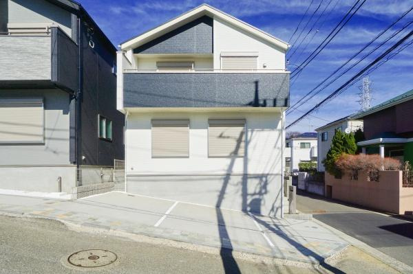 横浜市都筑区大熊町の新築一戸建の前面道路含む現地写真|陽当りの良さ、住環境を現地にてご確認下さい！
周辺環境も合わせてご案内させて頂きます！