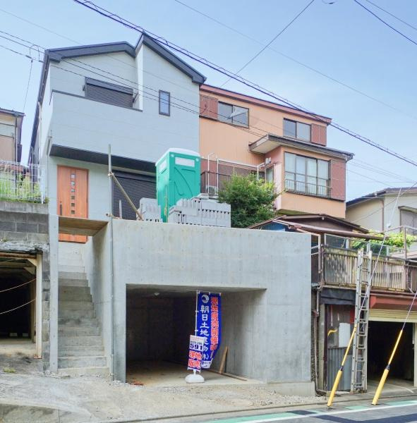 横浜市青葉区さつきが丘の新築一戸建の外観|閑静な住宅地でゆったりとお過ごし頂けます。
現地と合わせて周辺環境もご案内致します。