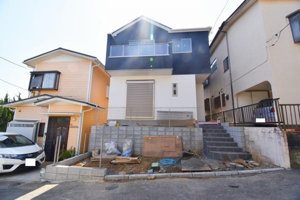 横須賀市森崎４丁目の新築一戸建の外観|閑静な住宅地でゆったりとお過ごし頂けます。
現地と合わせて周辺環境もご案内致します。