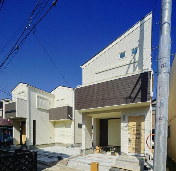 横浜市磯子区広地町の新築一戸建の前面道路含む現地写真|是非一度、現地へお越しください。 
ご自宅までの送迎もいたします