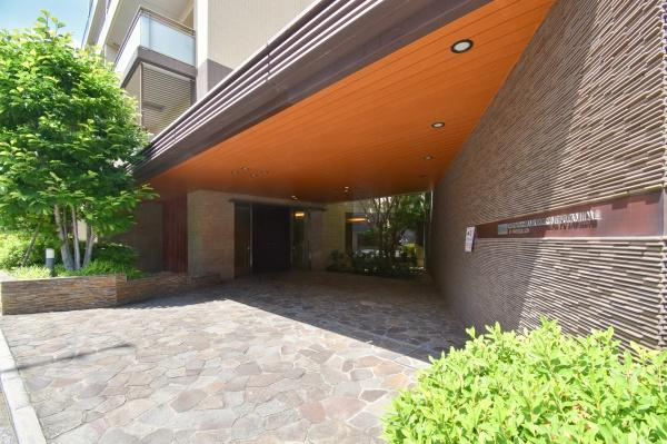 横浜市鶴見区鶴見１丁目の中古マンションのエントランス|清掃もしっかりとされたマンションです。
安心・安全・快適にお過ごしください