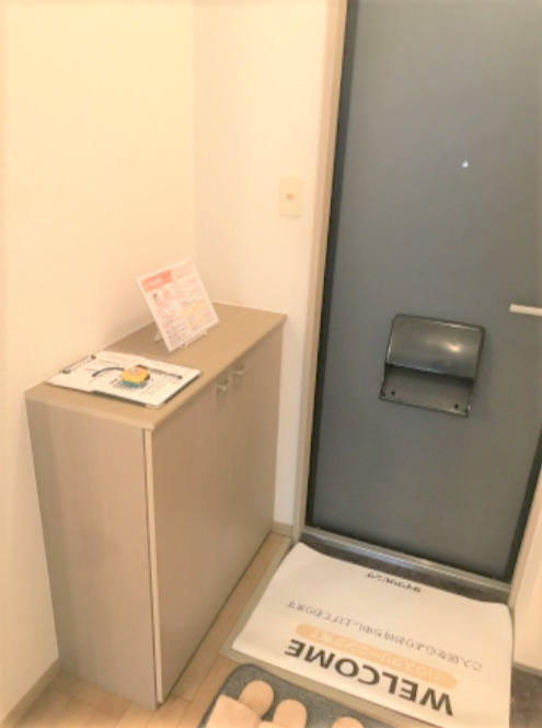 アゼリアコートの玄関