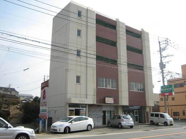 NSビルの駐車場|物件の外観です