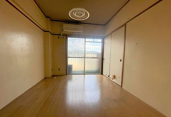 NSビルの居間・リビング|こちらの居間で趣味の時間をお楽しみください